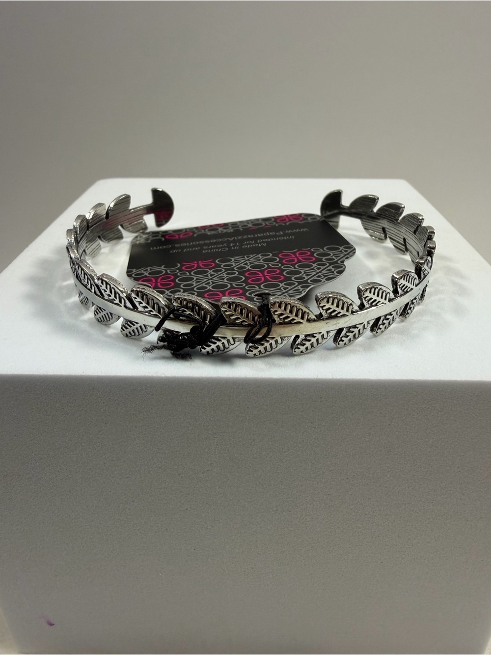 🩷5/$10🩷 paparazzi Silver Leaf Cuff Bracelet